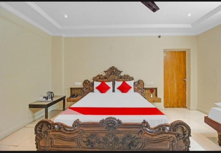 Hotel The Maruti Grand 3*
