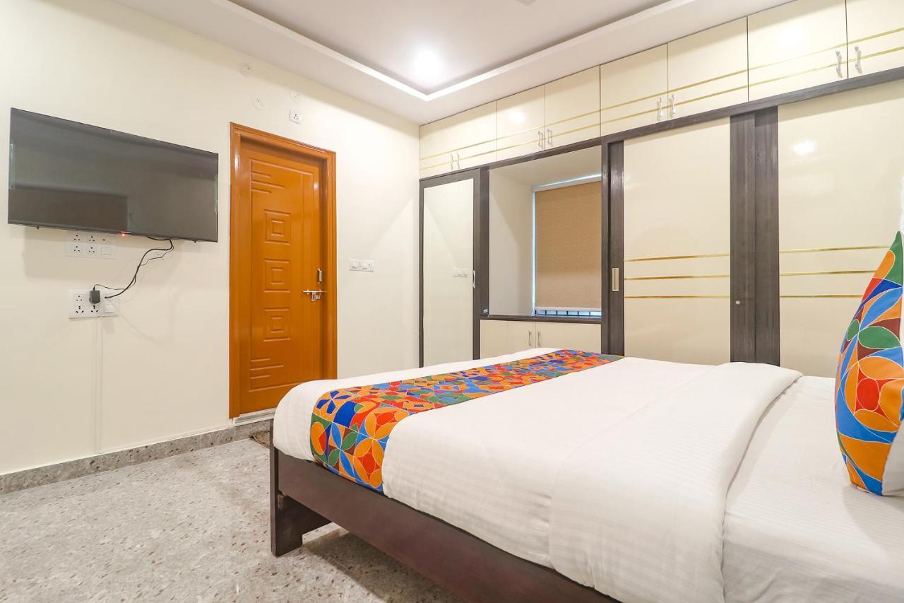 Fabexpress Rs Living - Nr Tcs Deccan Park, Hitech 3* Hyderabad