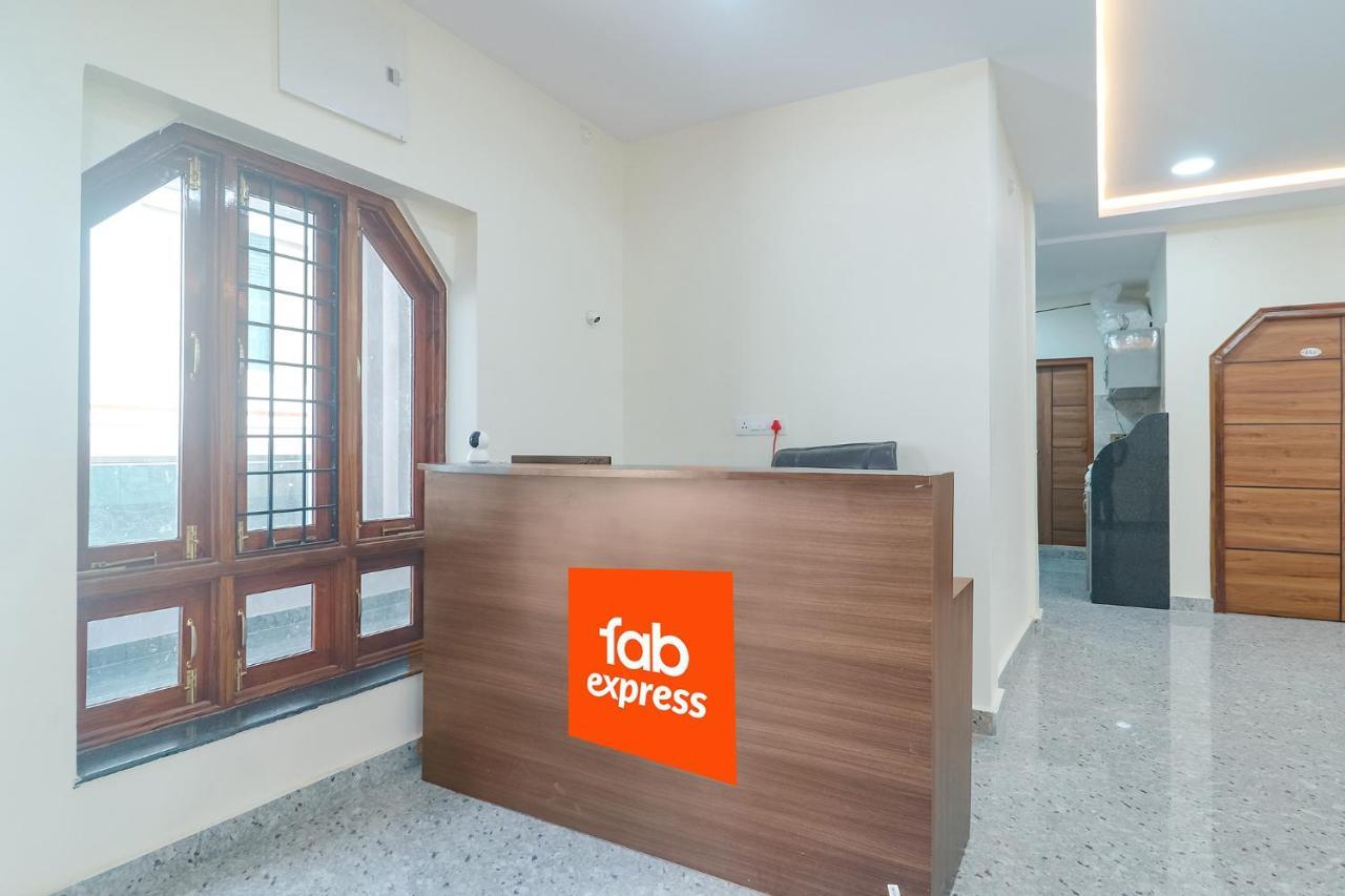 Fabexpress Rs Living - Nr Tcs Deccan Park, Hitech Hotel 3*