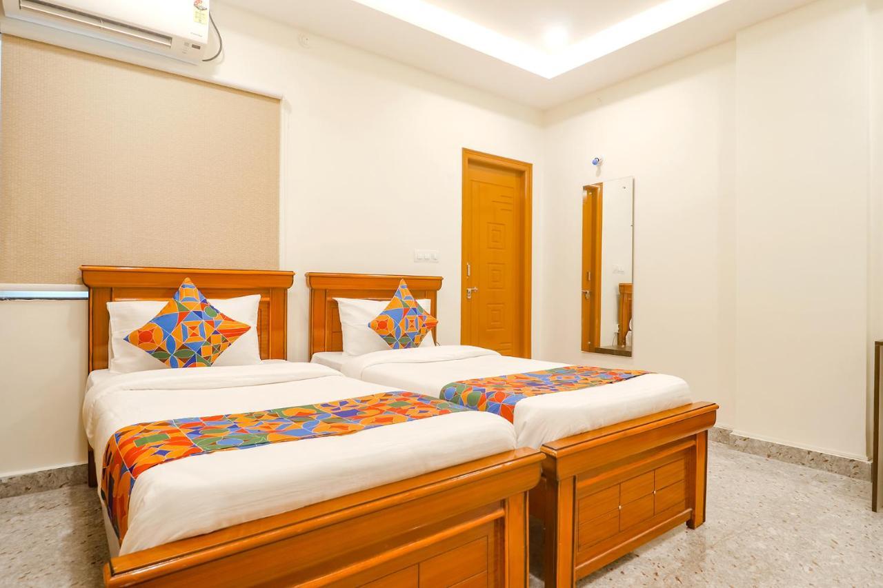 Hotel Fabexpress Rs Living - Nr Tcs Deccan Park, Hitech Hyderabad