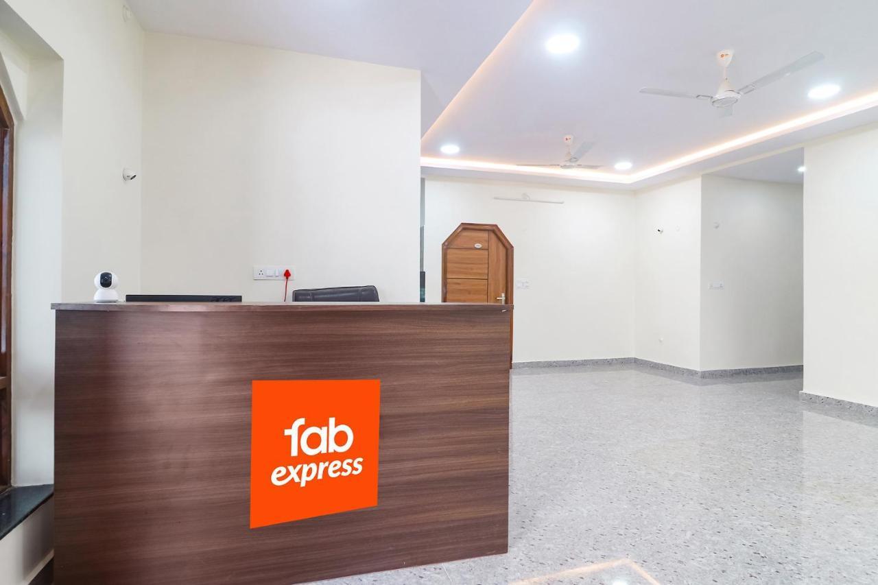 Fabexpress Rs Living - Nr Tcs Deccan Park, Hitech Hotel Hyderabad