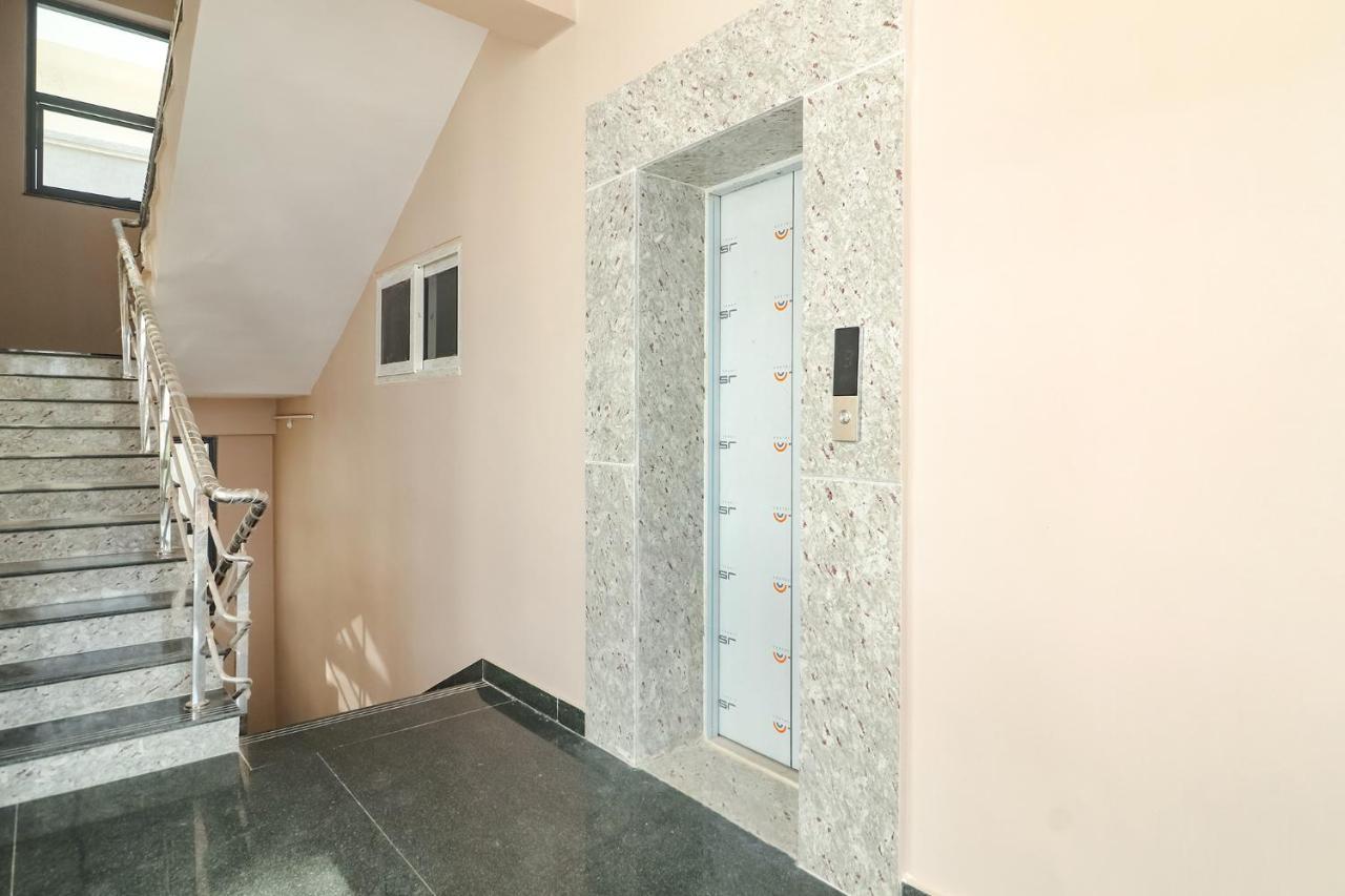 Fabexpress Rs Living - Nr Tcs Deccan Park, Hitech