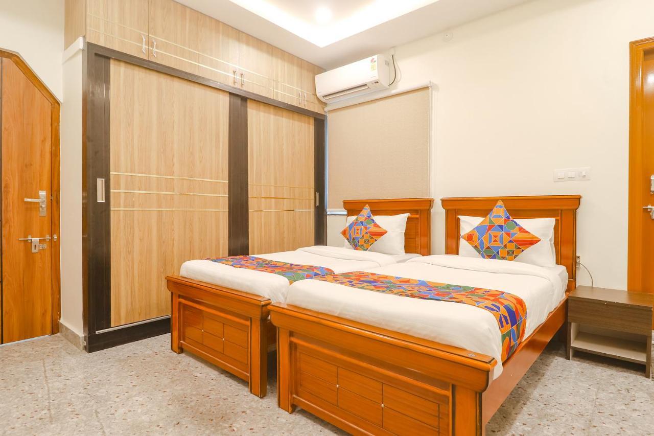 Fabexpress Rs Living - Nr Tcs Deccan Park, Hitech Hyderabad
