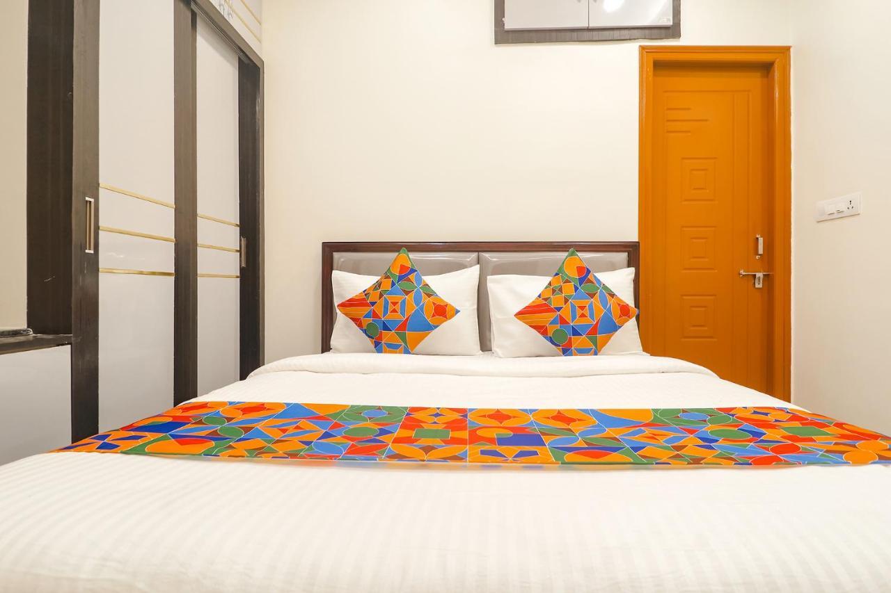 Fabexpress Rs Living - Nr Tcs Deccan Park, Hitech 3*