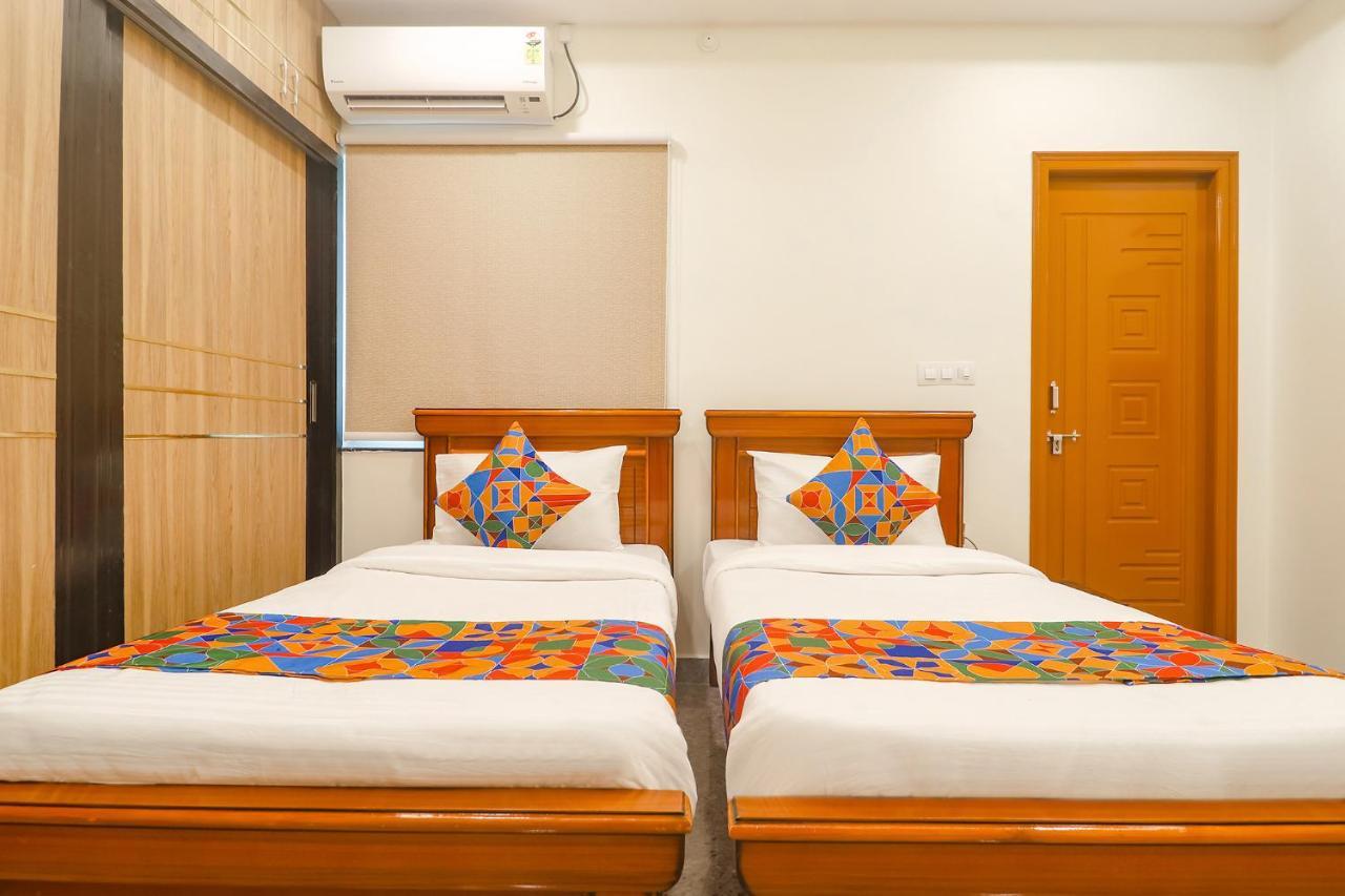 Hotel Fabexpress Rs Living - Nr Tcs Deccan Park, Hitech Hyderabad