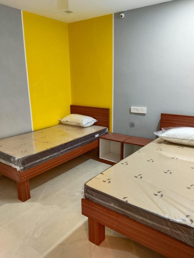 R3 Atmos Live The Swag Hostel