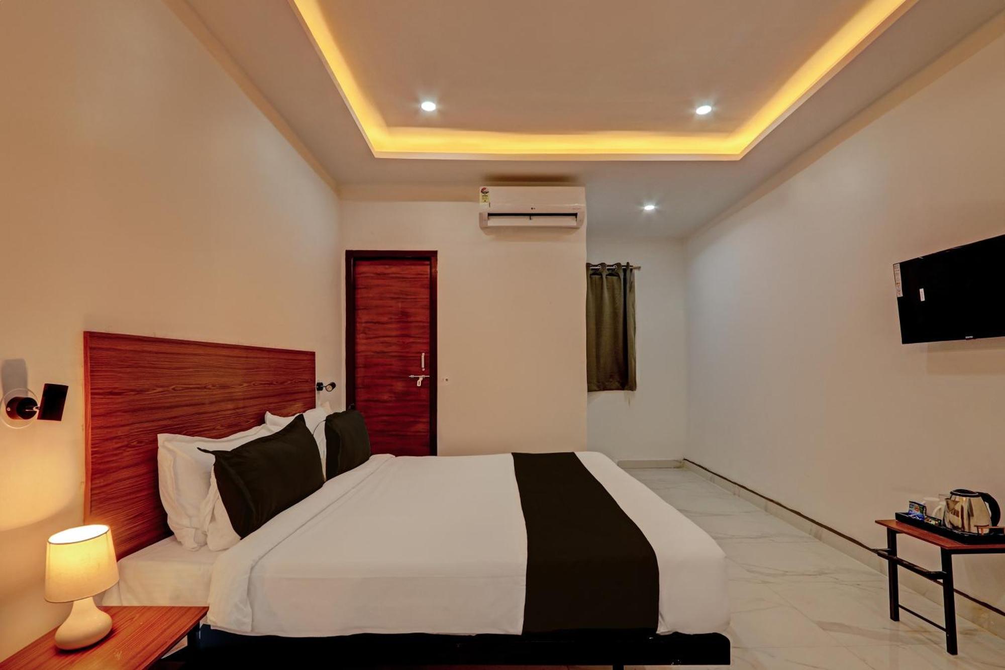 O Outer Hotel