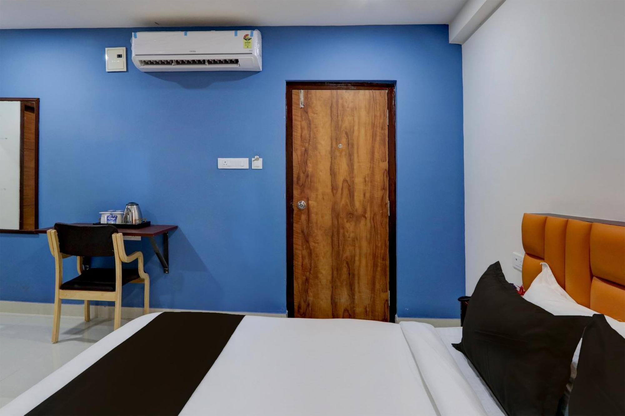 Super Townhouse The Cinco Bliss Near Ikea, Wells Forgo, Kims, Care Hospitals Hotel 4*