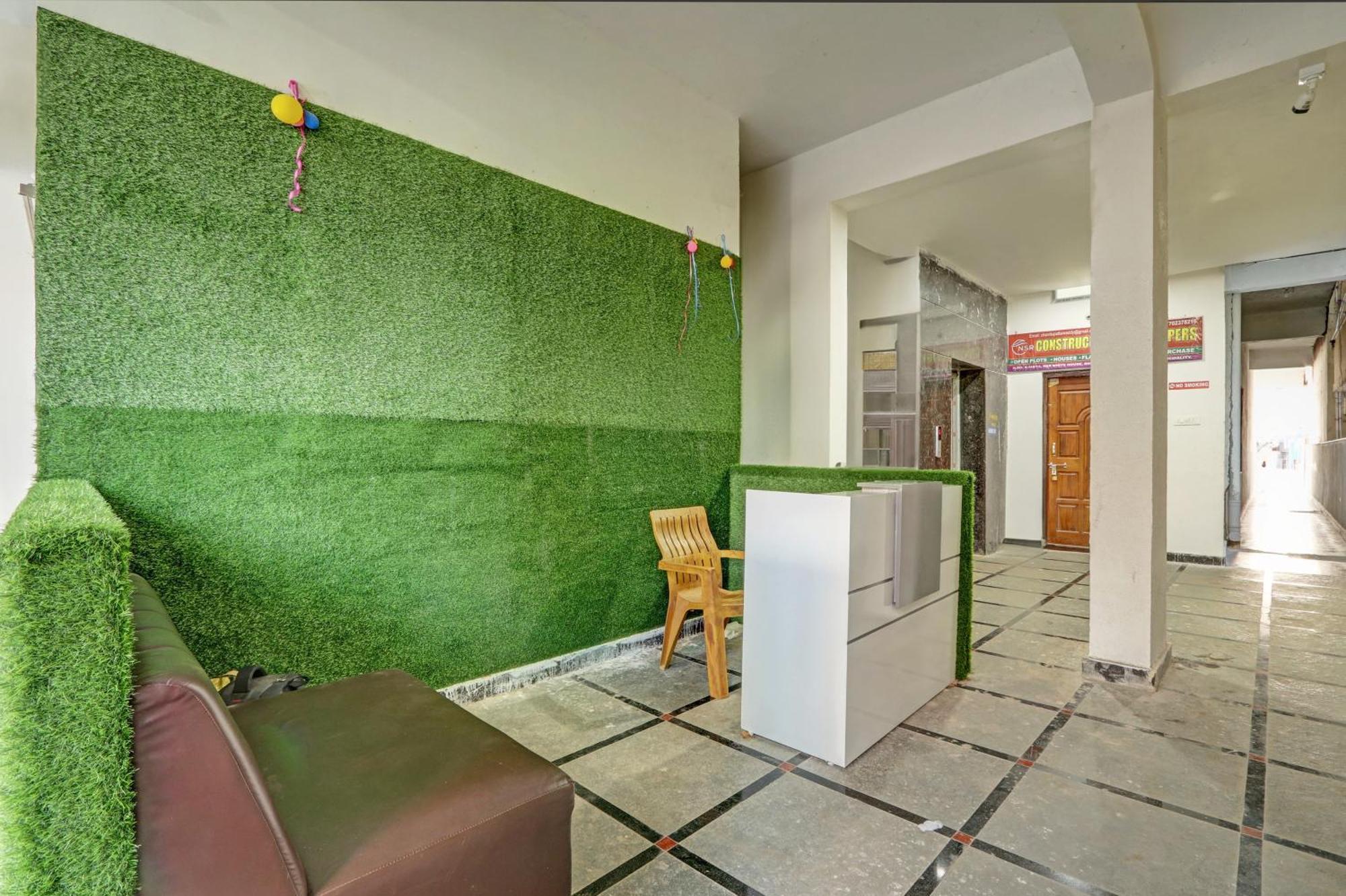 O Outer Hotel