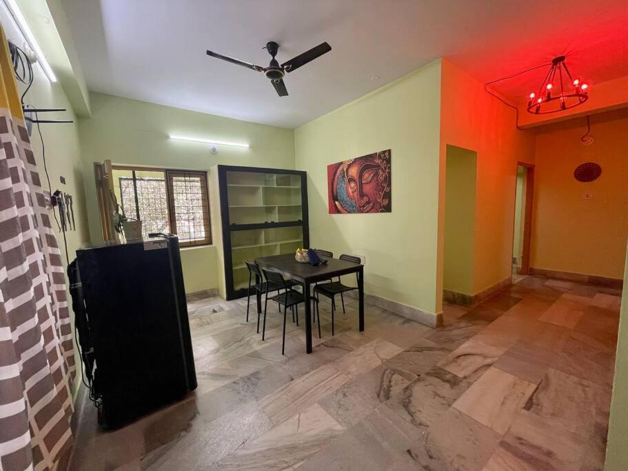 Beautiful 2bhk Centrally Located With Free Parking * Hyderabad
