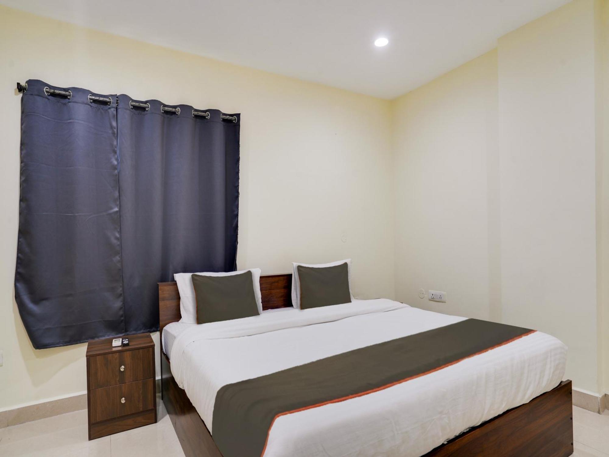 Hotel Collection O Relax Roof 3*
