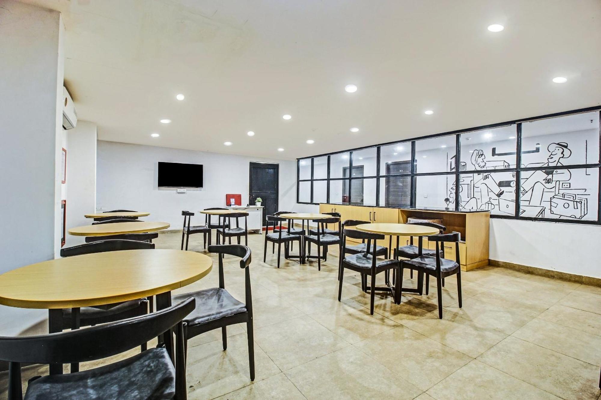 Townhouse 1188 Xanthe Hotel 4*