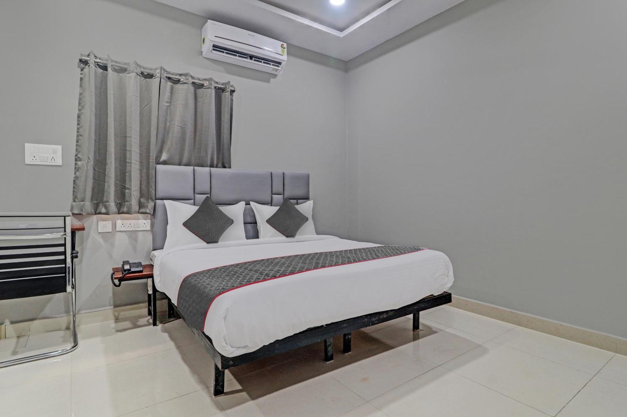 Collection O Lavish Springs Hotel