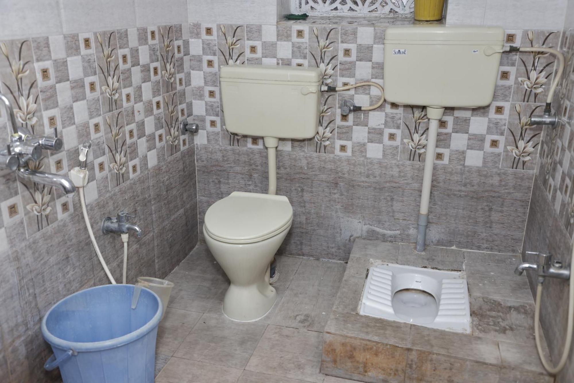 1 For 4 Guests Or 2 Bhk For 4 To 10 Guests With Ac For Families Apartment Hyderabad