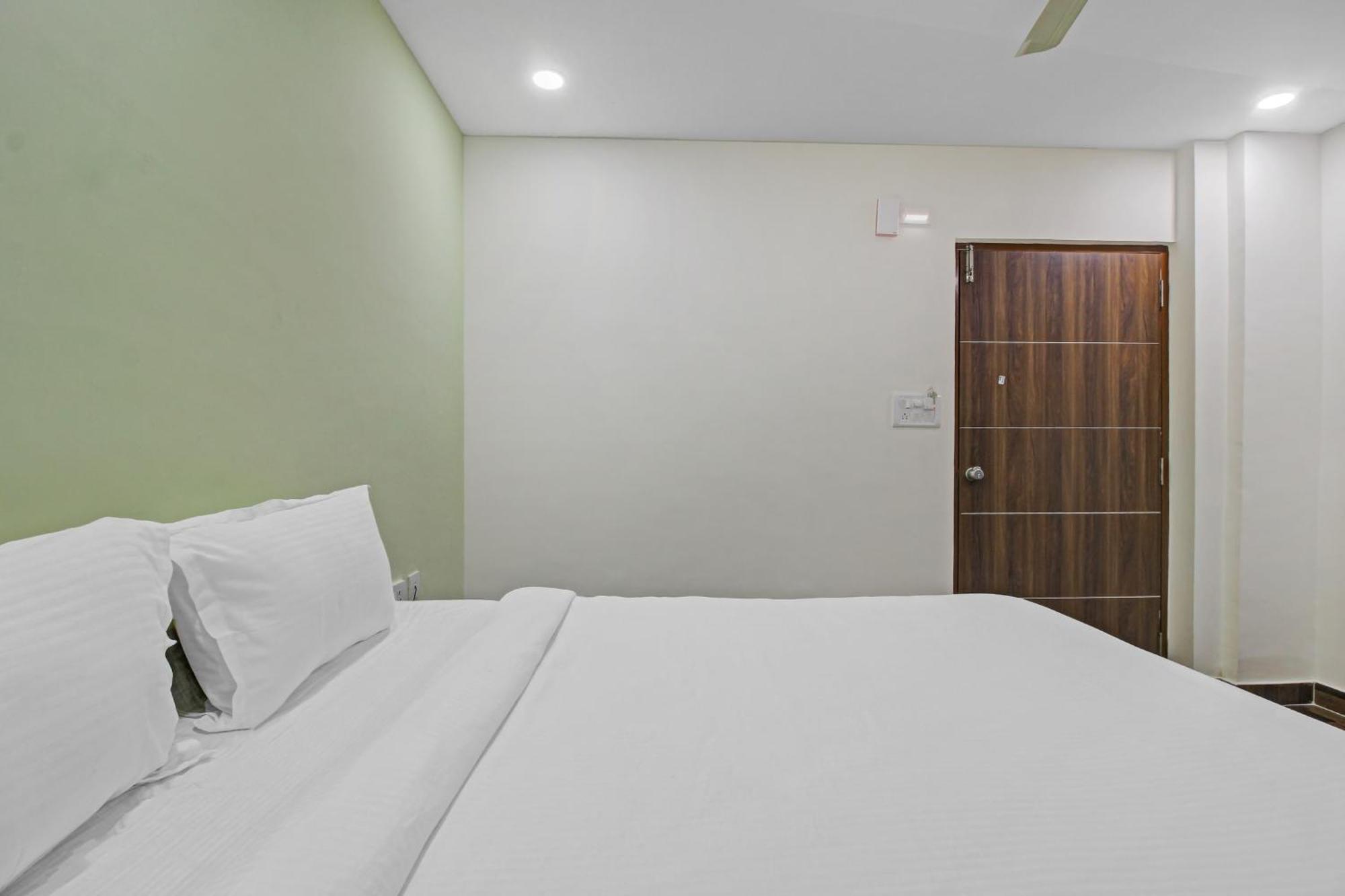 Oyo Flagship Sks Grand Luxury 3* Hyderabad