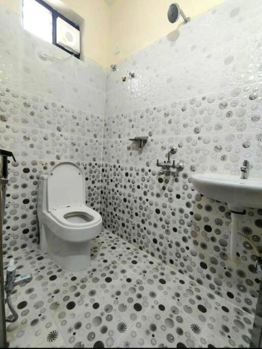 Apartment Beautiful 3bhk At Kukatpally Y Junction