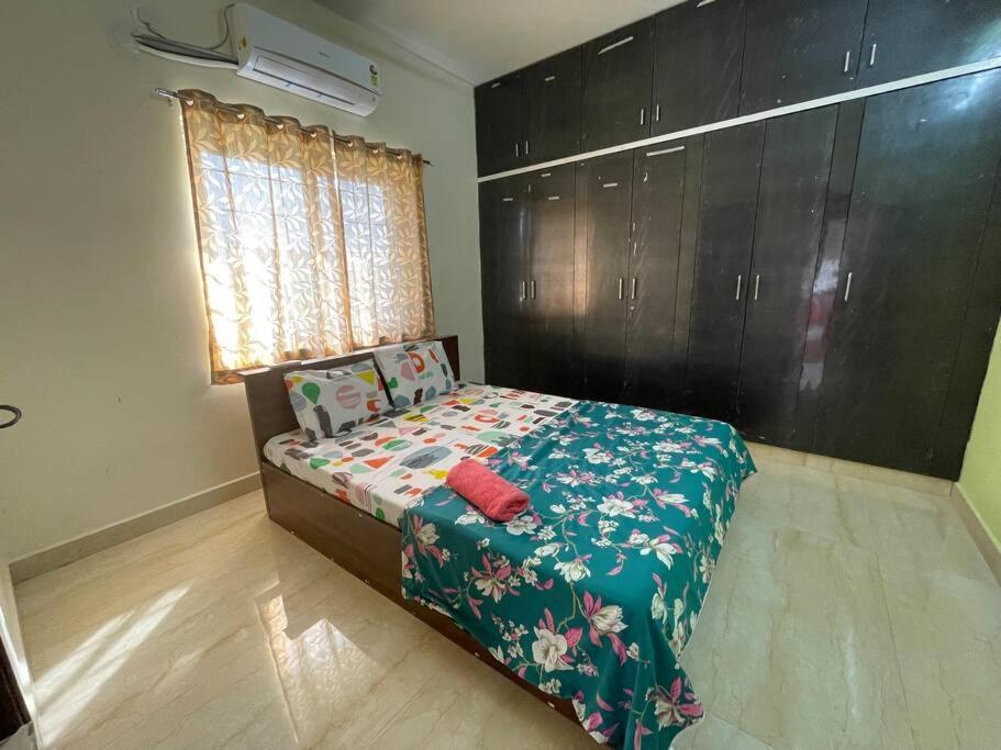 Beautiful 3bhk At Kukatpally Y Junction Apartment *