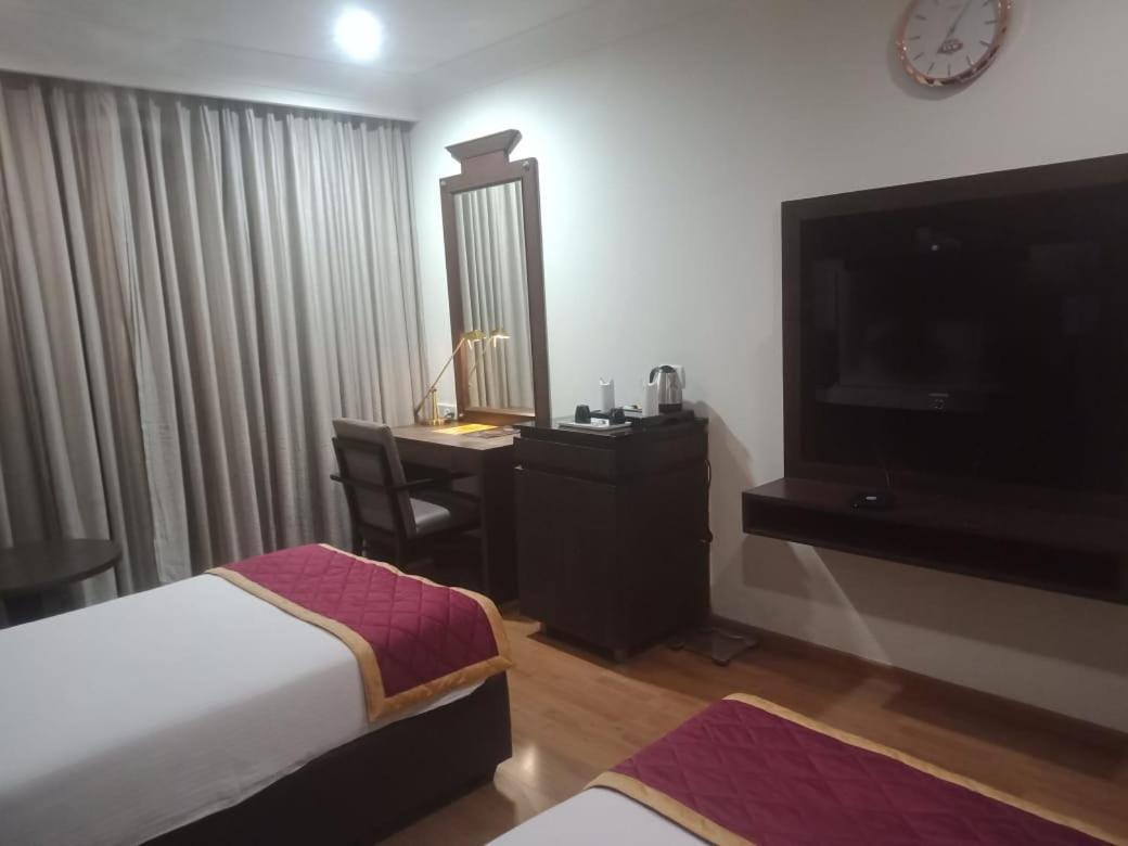 Hotel Dunkin Grand Banjara Hills- Live Kitchen-free Lavish Buffet Breakfast