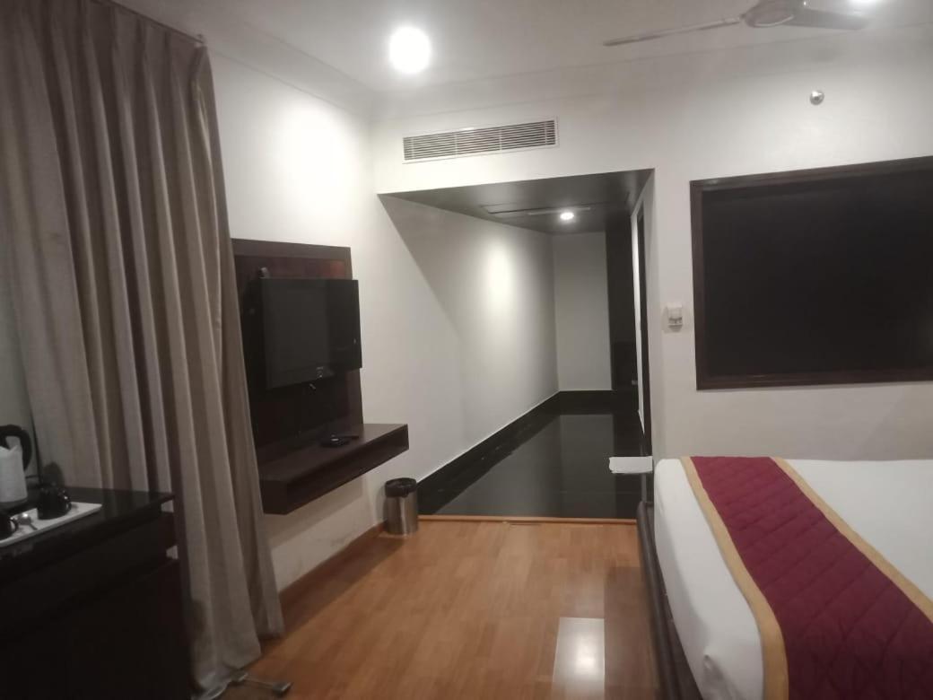 Dunkin Grand Banjara Hills- Live Kitchen-free Lavish Buffet Breakfast 3*