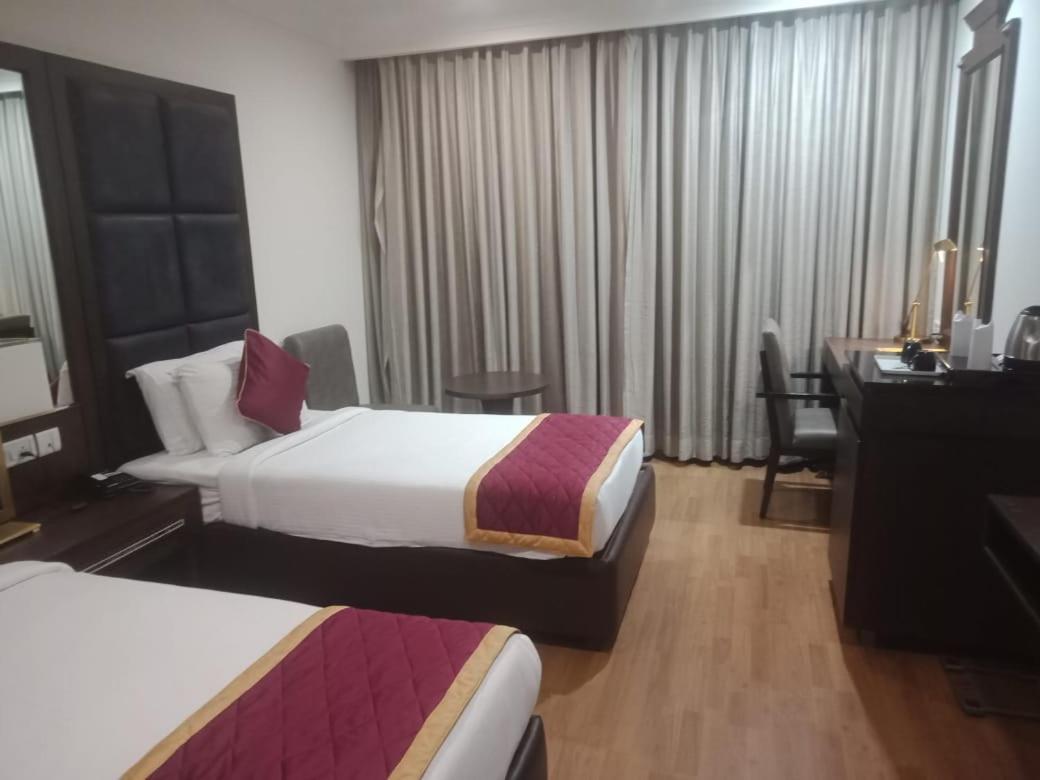 Dunkin Grand Banjara Hills- Live Kitchen-free Lavish Buffet Breakfast Hotel Hyderabad