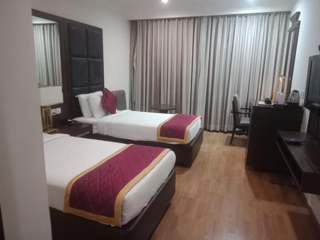 Dunkin Grand Banjara Hills- Live Kitchen-free Lavish Buffet Breakfast 3* Hyderabad