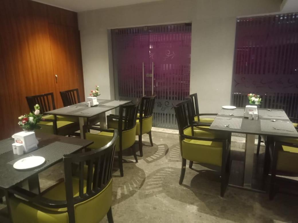 Hotel Dunkin Grand Banjara Hills- Live Kitchen-free Lavish Buffet Breakfast