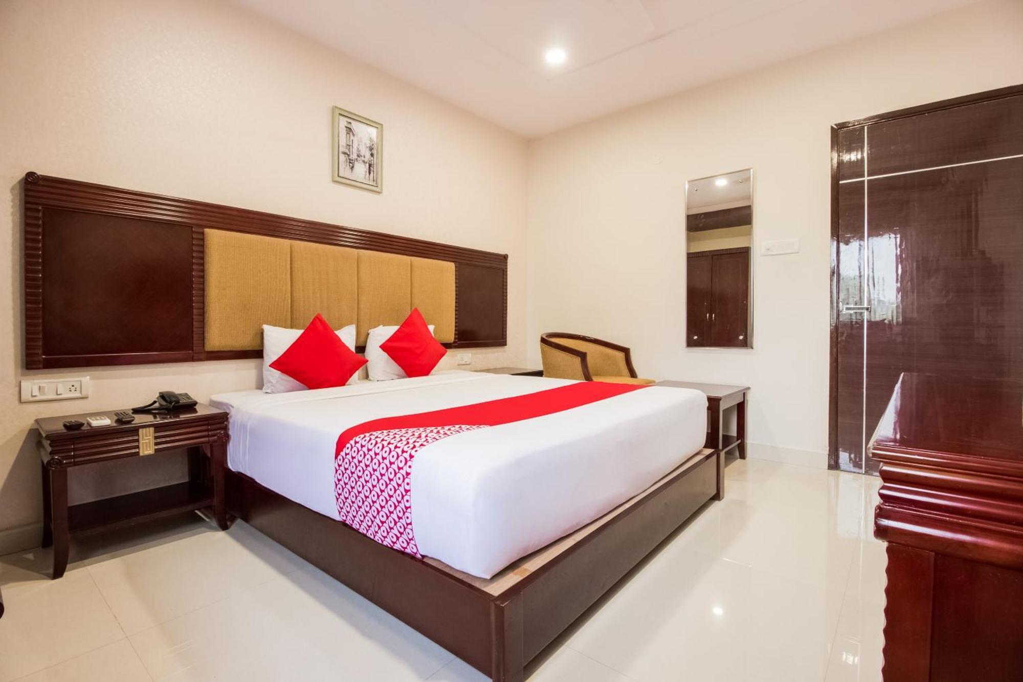 Oyo Mythri Hotel