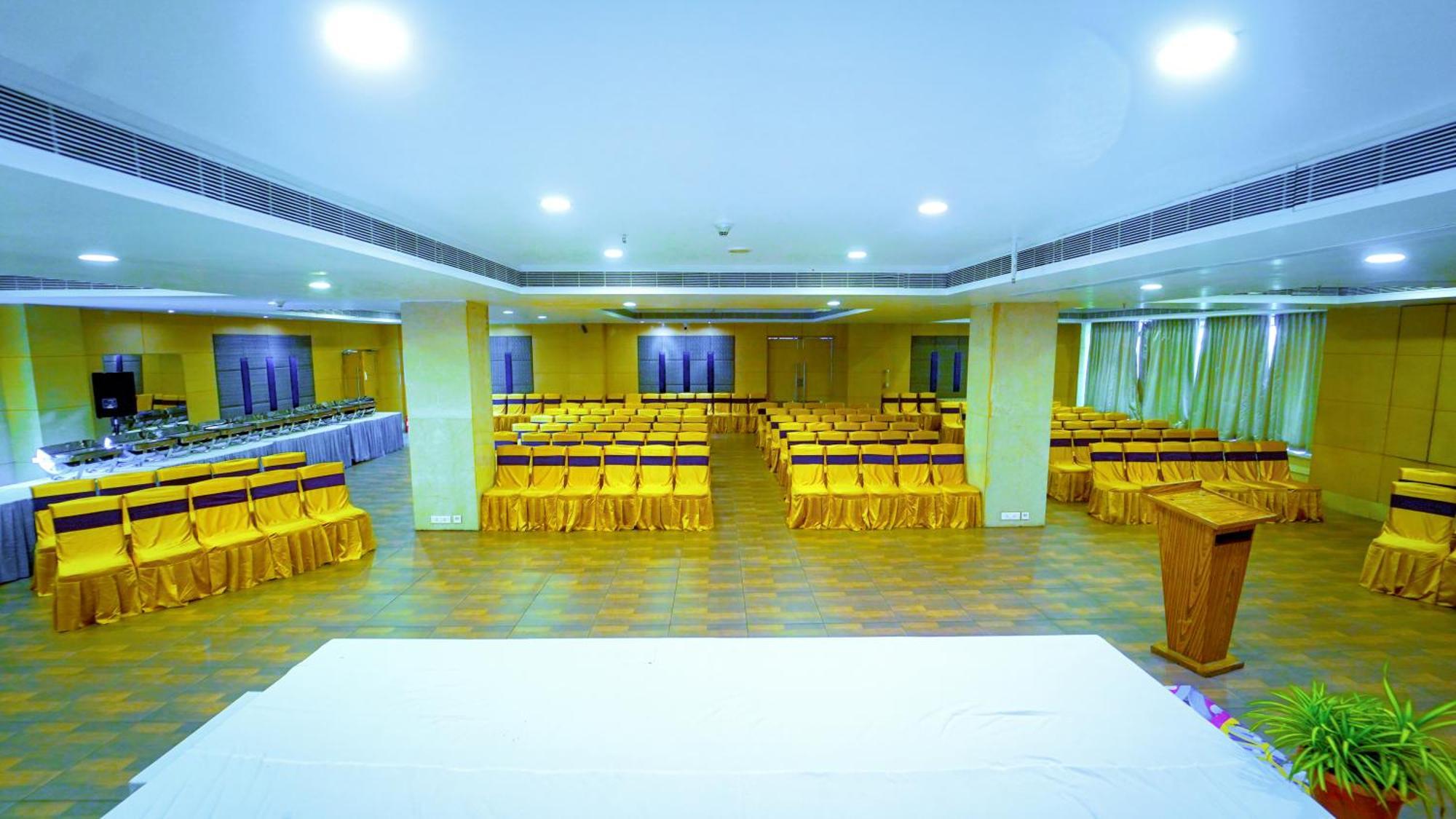 Hotel The Plaza 3*