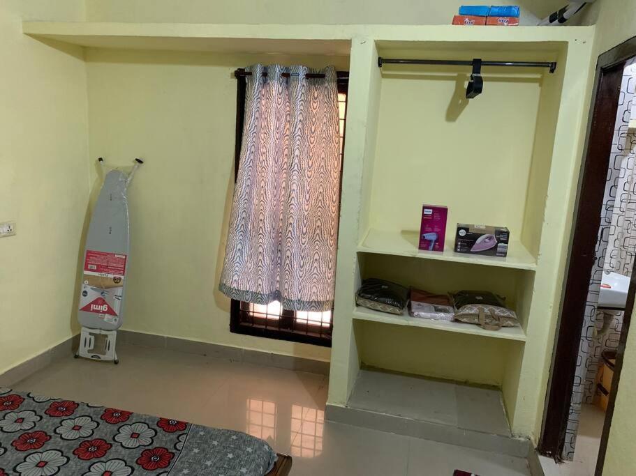 Kesarhomes-homestay- Flt202-2nd Flr-2bhk-apt-ac-lift-kukatpally Hyderabad