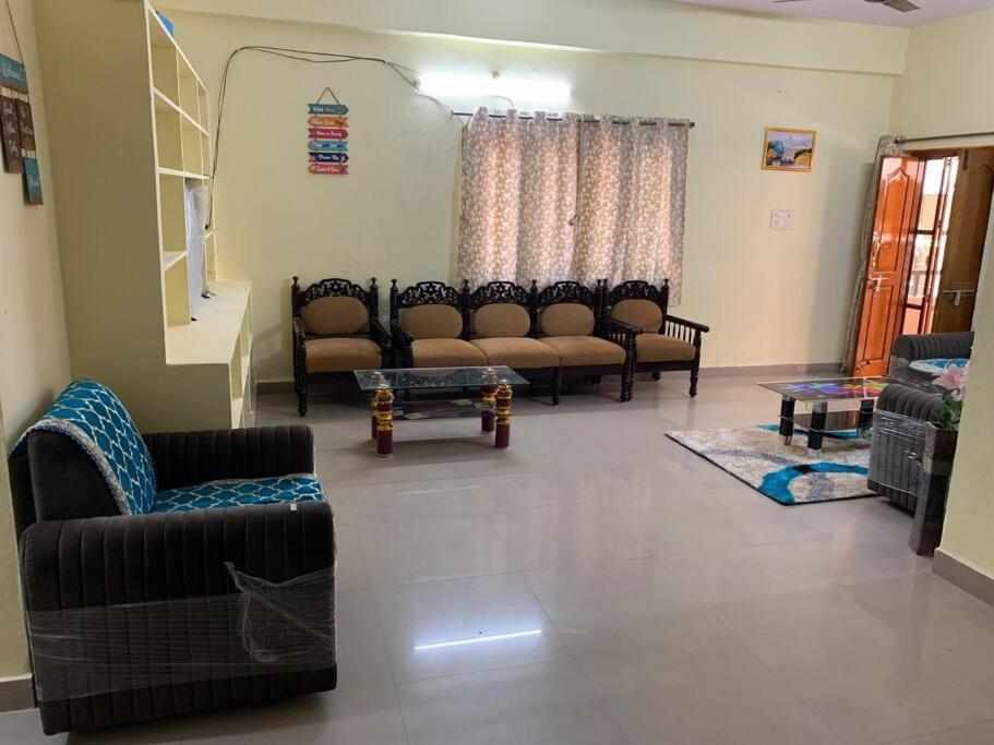 Kesarhomes-homestay- Flt202-2nd Flr-2bhk-apt-ac-lift-kukatpally Apartment