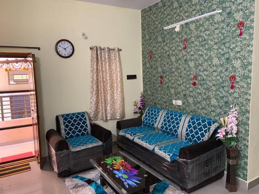 Kesarhomes-homestay- Flt202-2nd Flr-2bhk-apt-ac-lift-kukatpally * Hyderabad