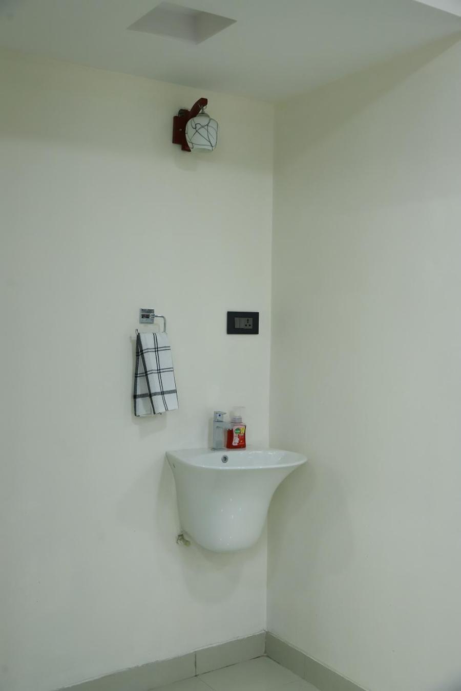 Apartment Peaceful With Fitness Center