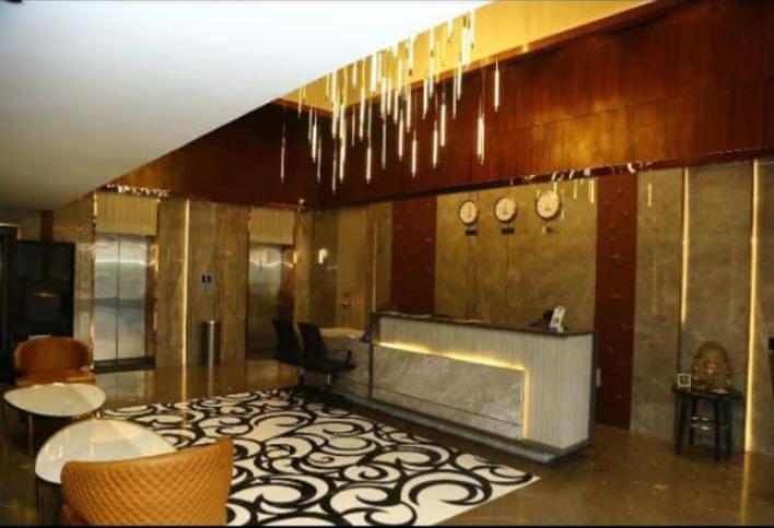Blossom Vashishtha - Free Lunch Or Dinner- Free Breakfast 3* Hyderabad