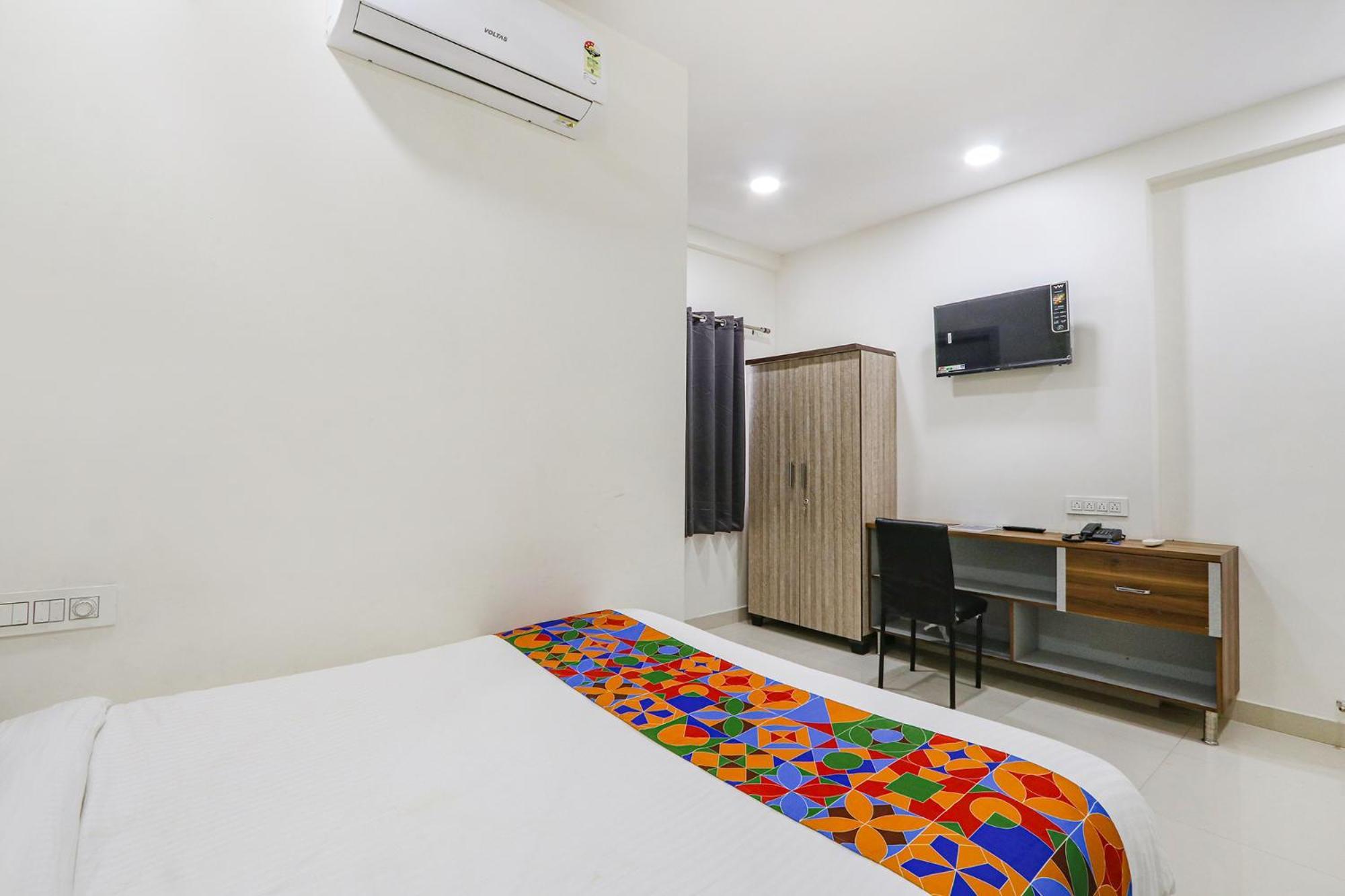 Hotel Fabhotel Dream Connect - Nr Narsingi 3*