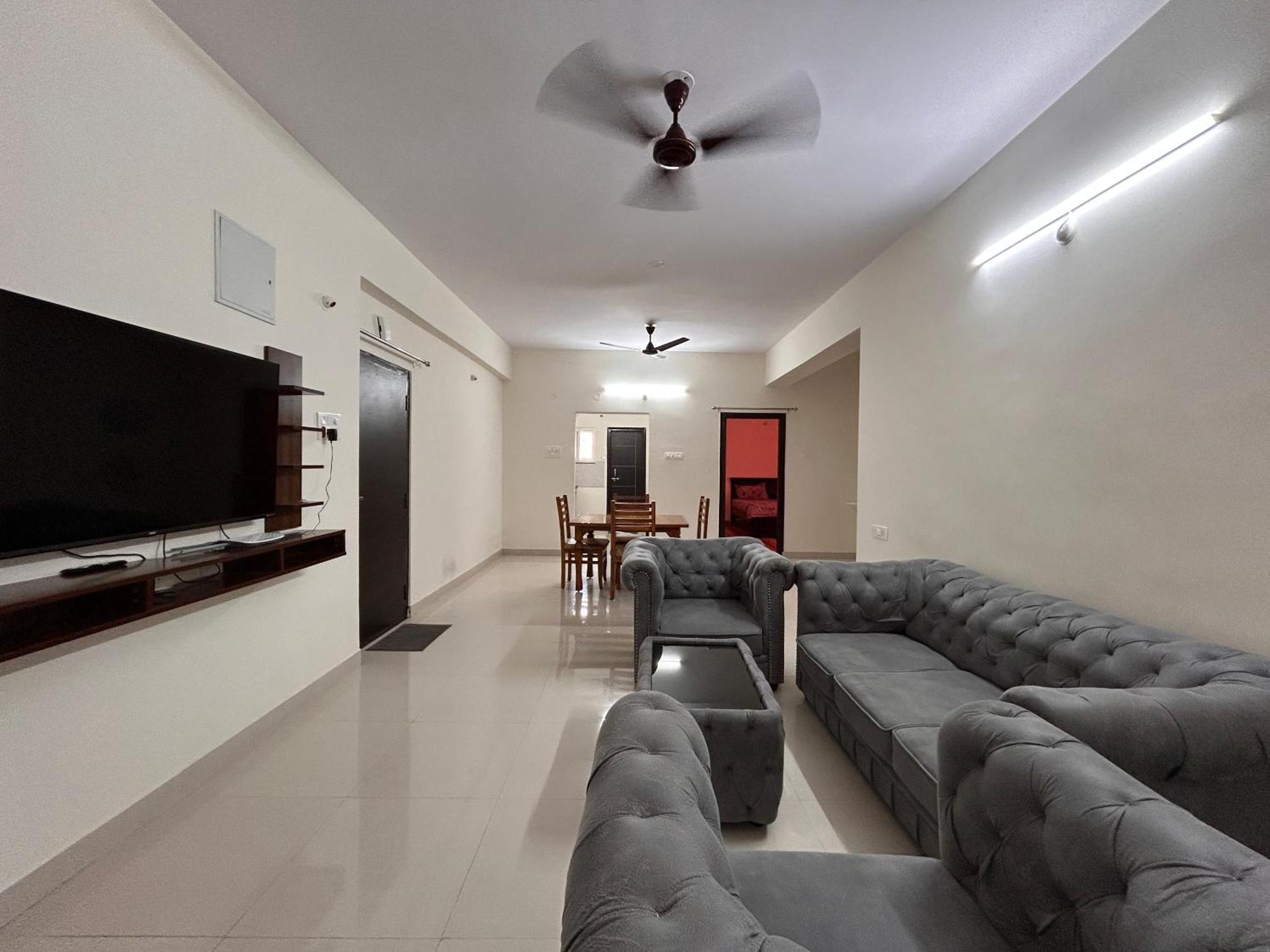 Mee Homes Madhapur Family Fully Furnished 2 Bhk Premium Flats 302 Hyderabad