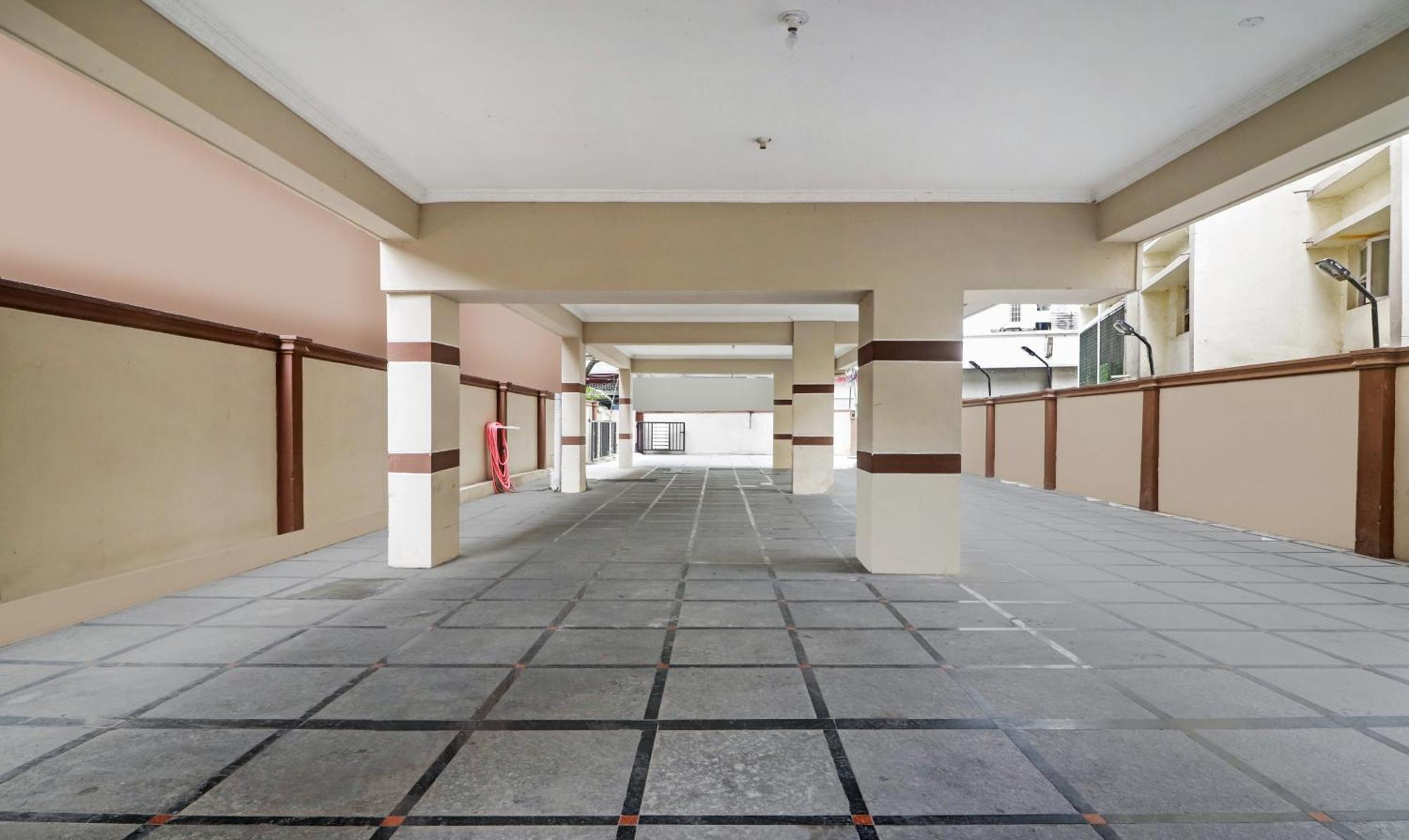 Midtown Begumpet Hotel