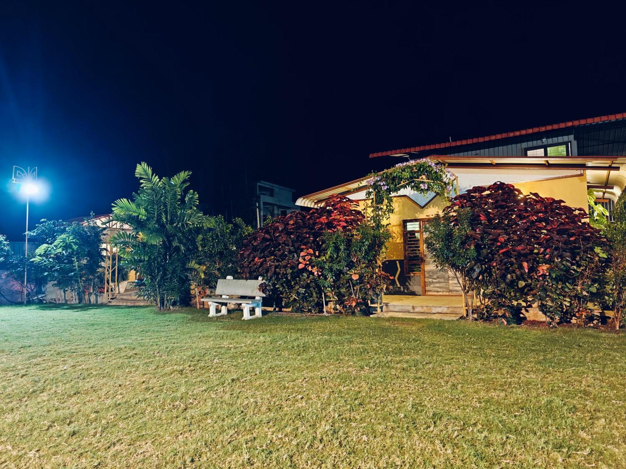 Farm stay Kashmir Farmhouse - *