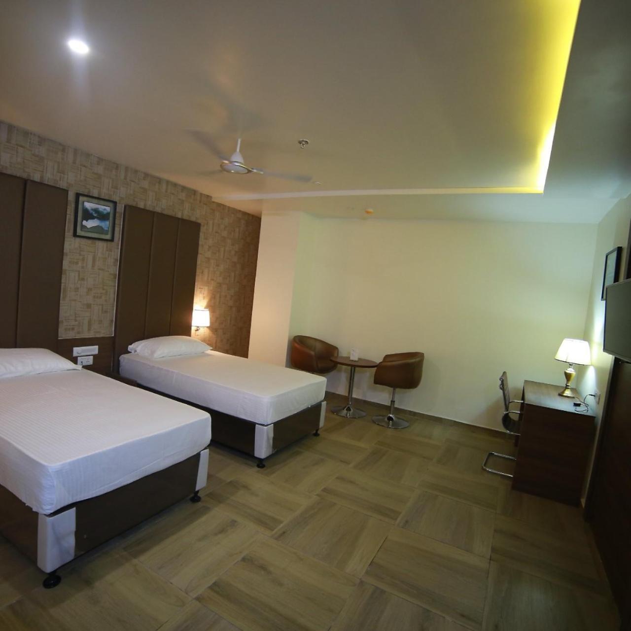 Svm Grand Medipally 4*