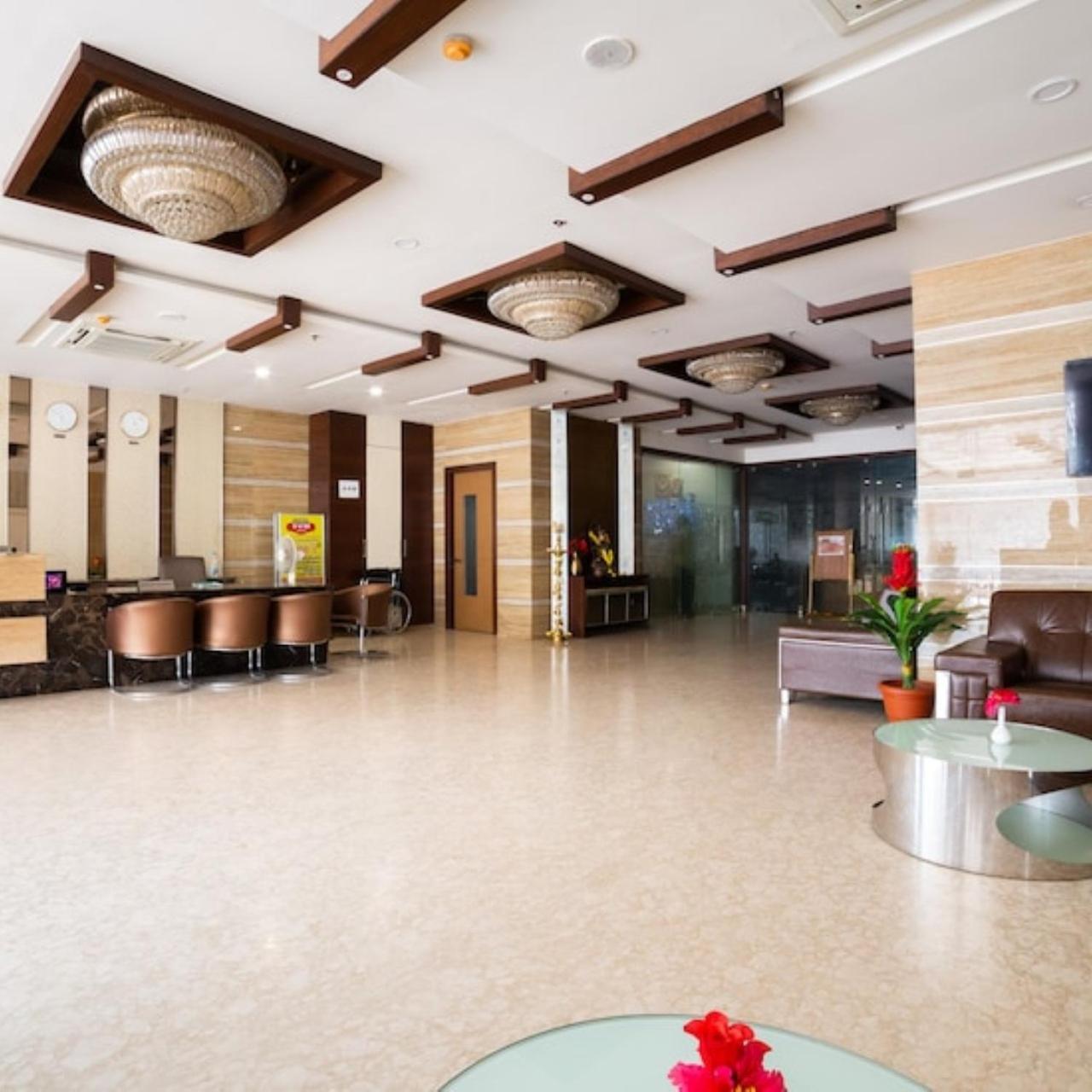 Svm Grand Medipally Hotel 4*