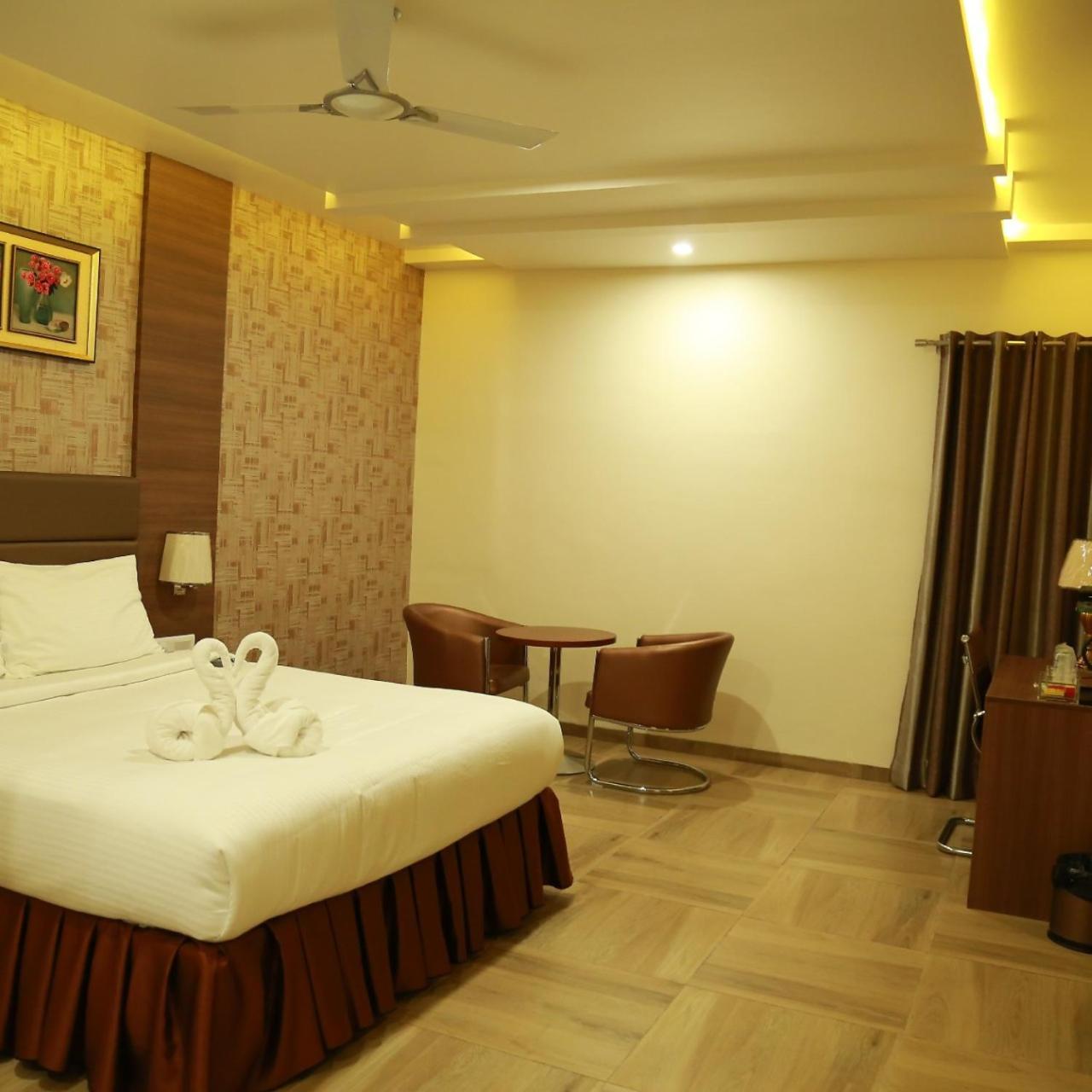 Svm Grand Medipally Hotel