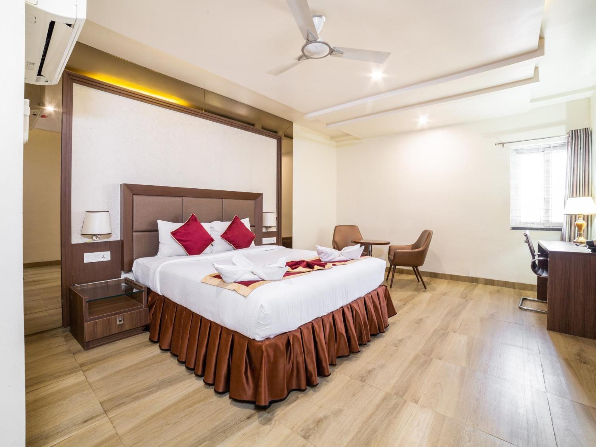 Svm Grand Medipally Hotel