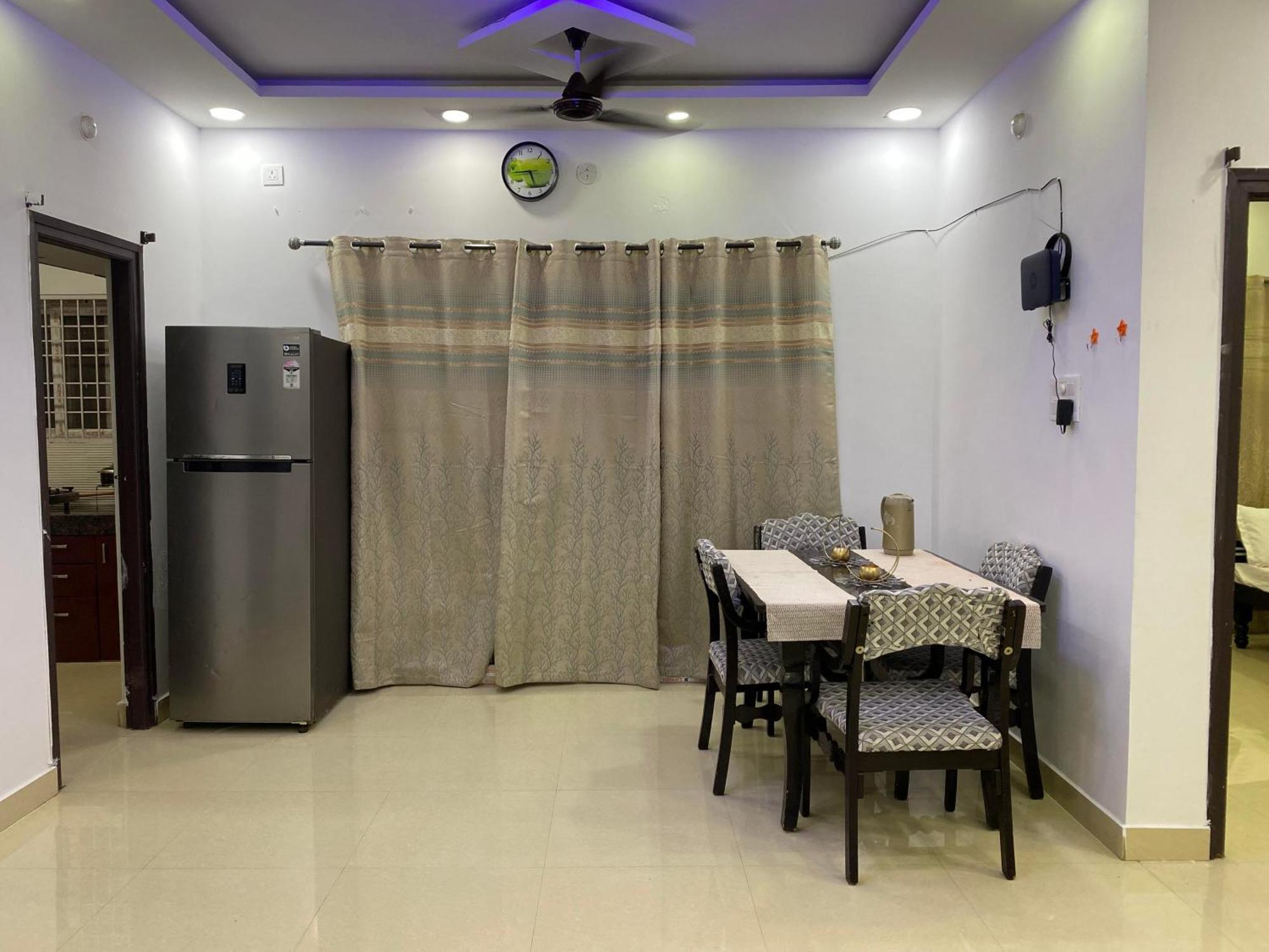 Srt Homely 3bhk With Amenities Apartment *