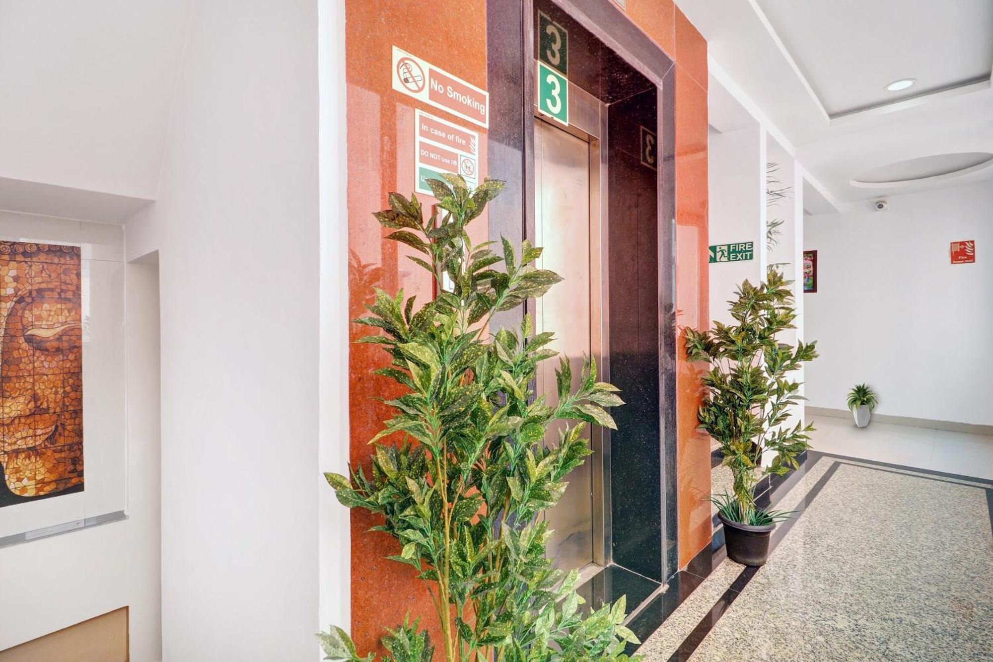 Hotel Super Townhouse Rcc Park View 4*