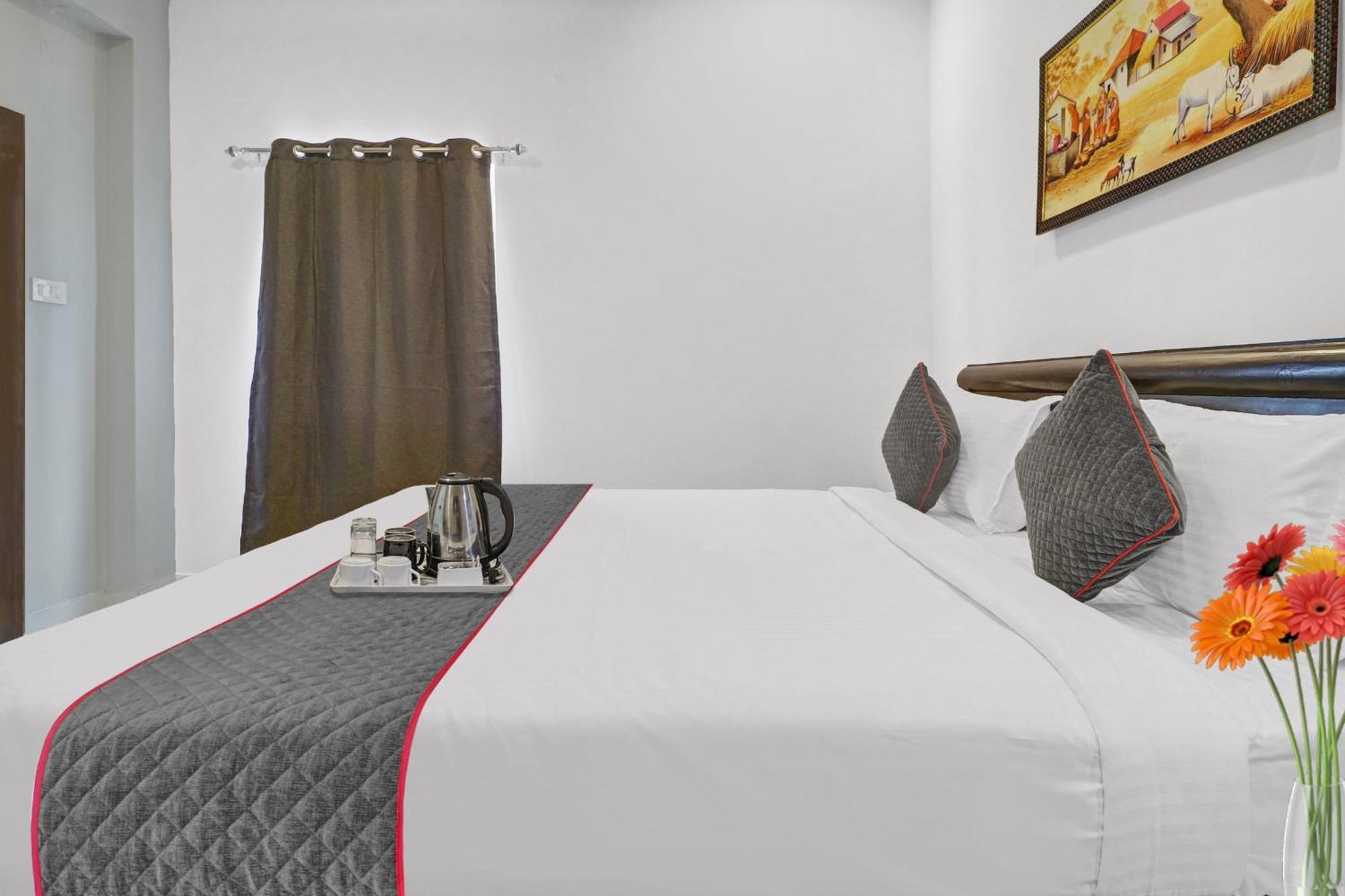 Super Townhouse Rcc Park View Hotel