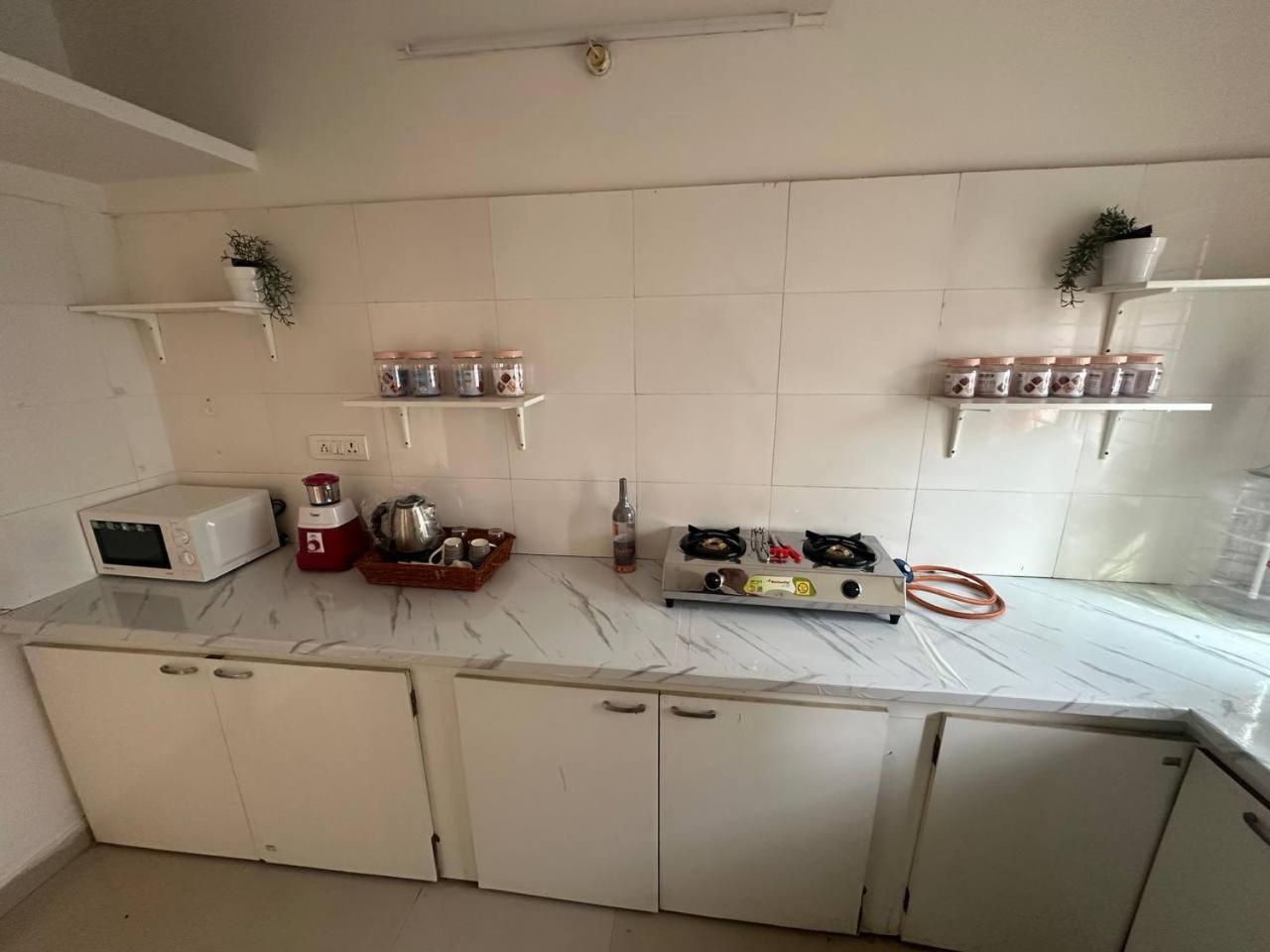 Nk Homes - 2bhk Serviced Apartments, Fully Furnished, Wi-fi, Home-style Kitchen Hotel Hyderabad