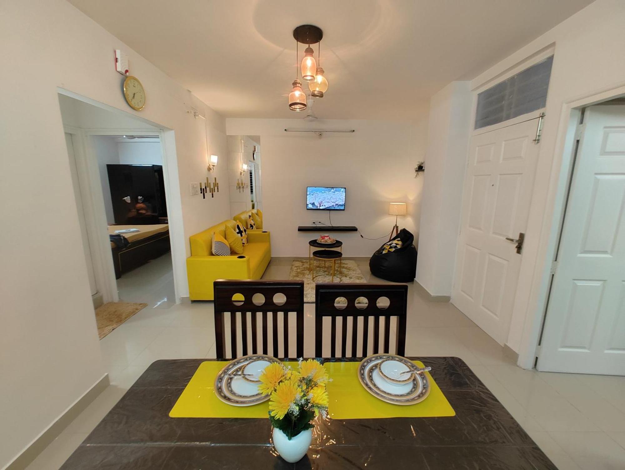 Nk Homes - 2bhk Serviced Apartments, Fully Furnished, Wi-fi, Home-style Kitchen Hotel