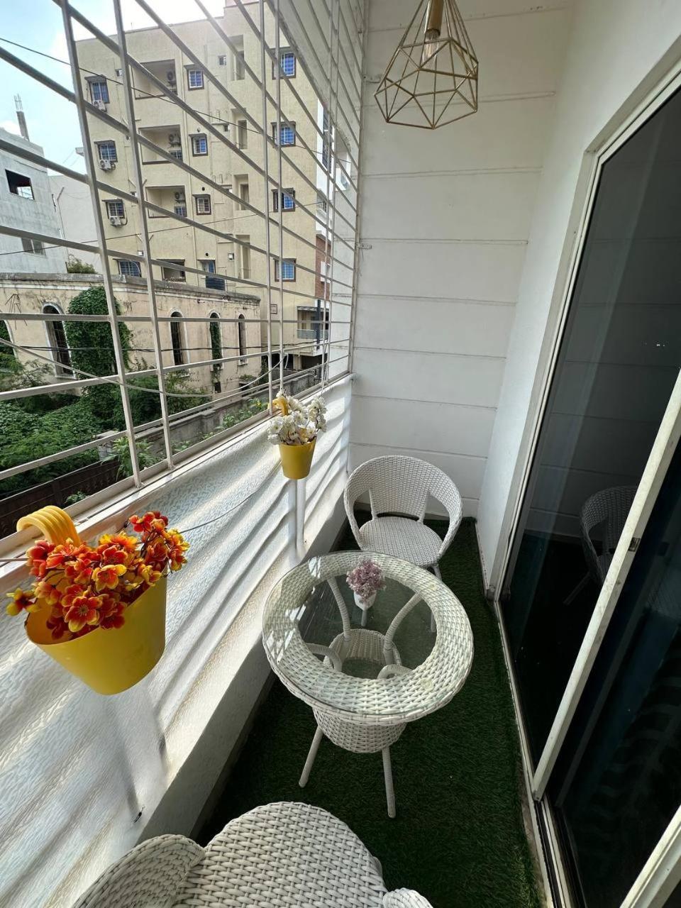 Nk Homes - 2bhk Serviced Apartments, Fully Furnished, Wi-fi, Home-style Kitchen 5* Hyderabad