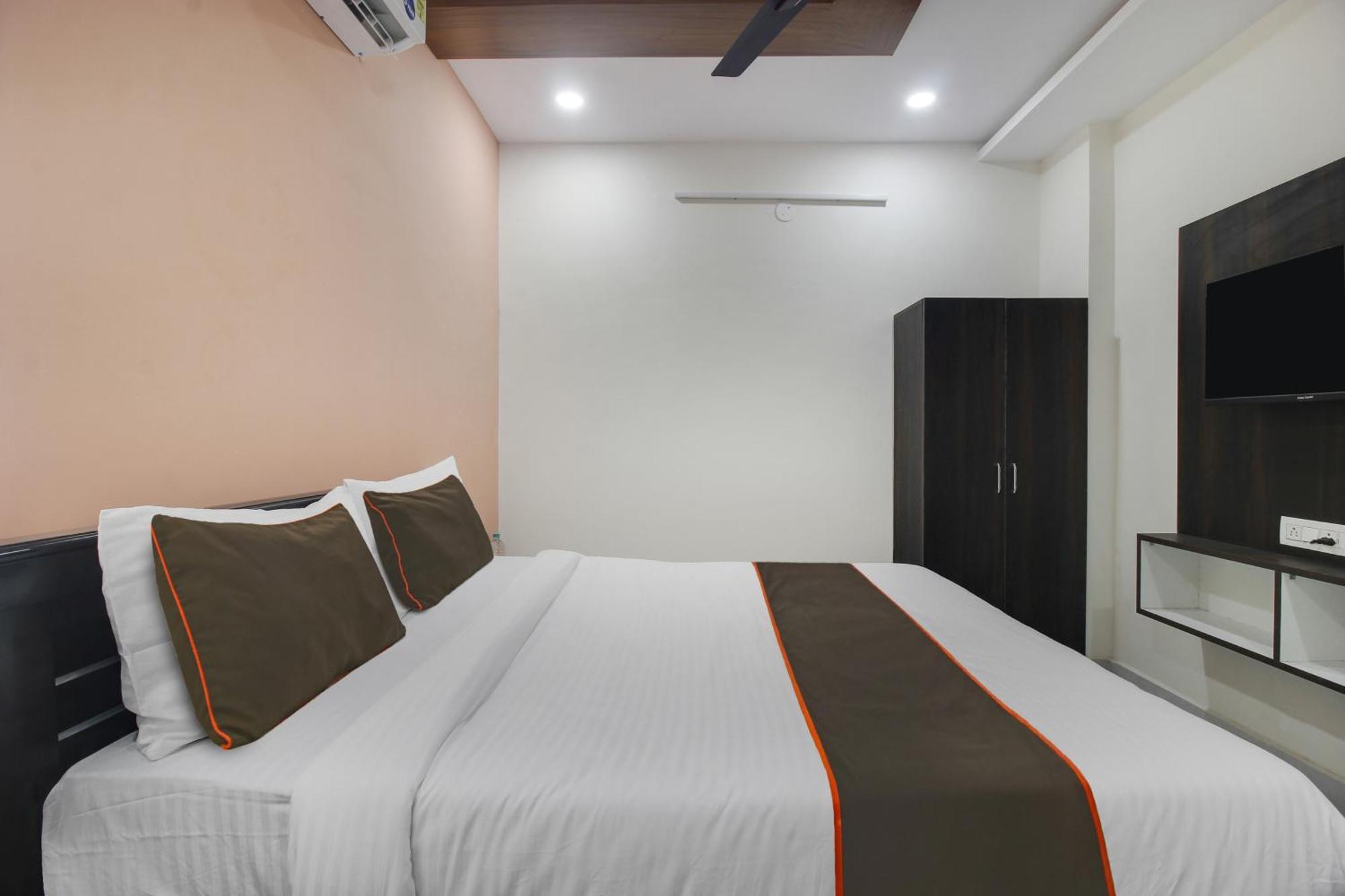 Collection O Siri Grand Hotel