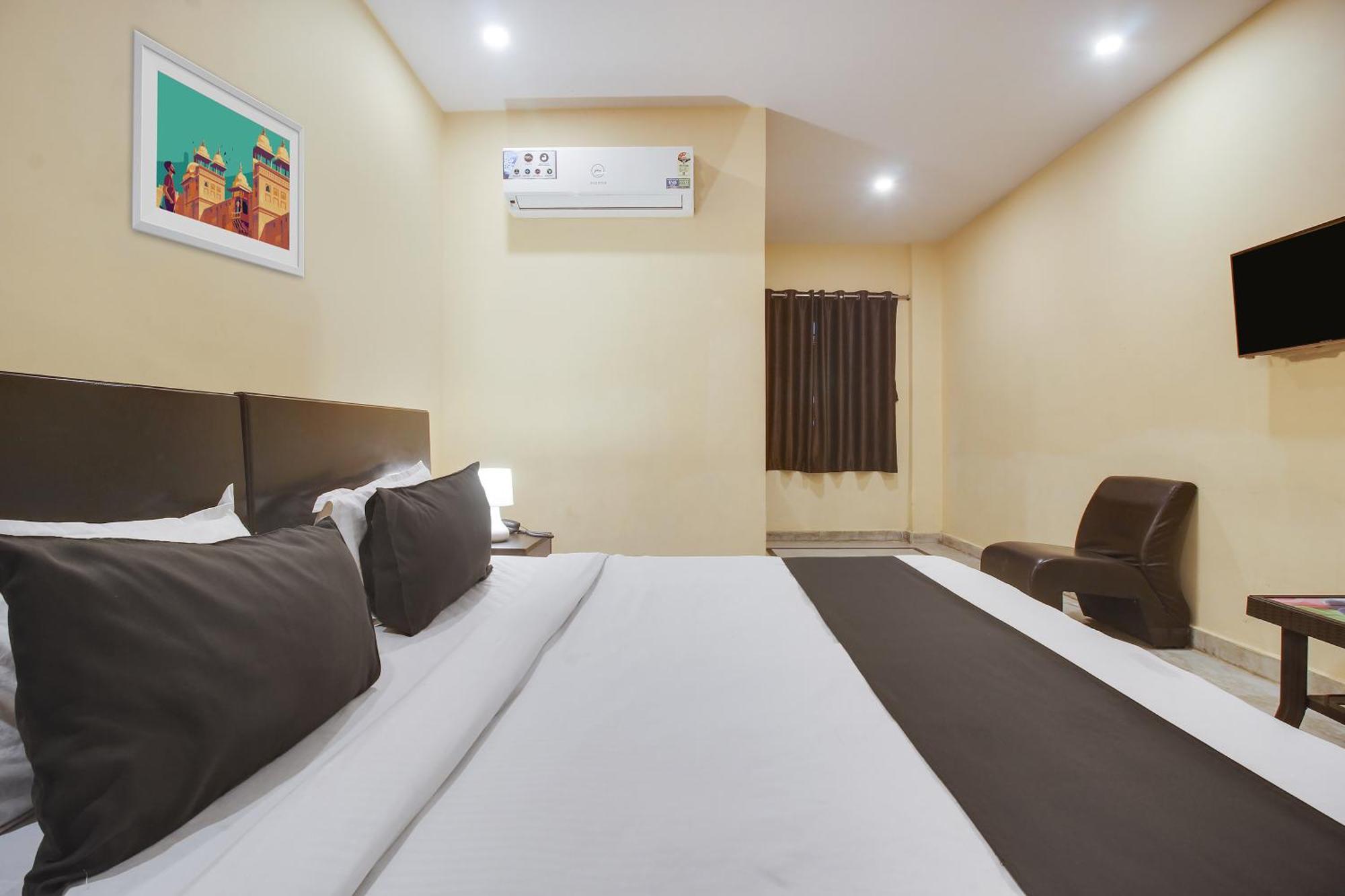 O Anuguna Tulasi Grand Near Jntu Hotel 3*