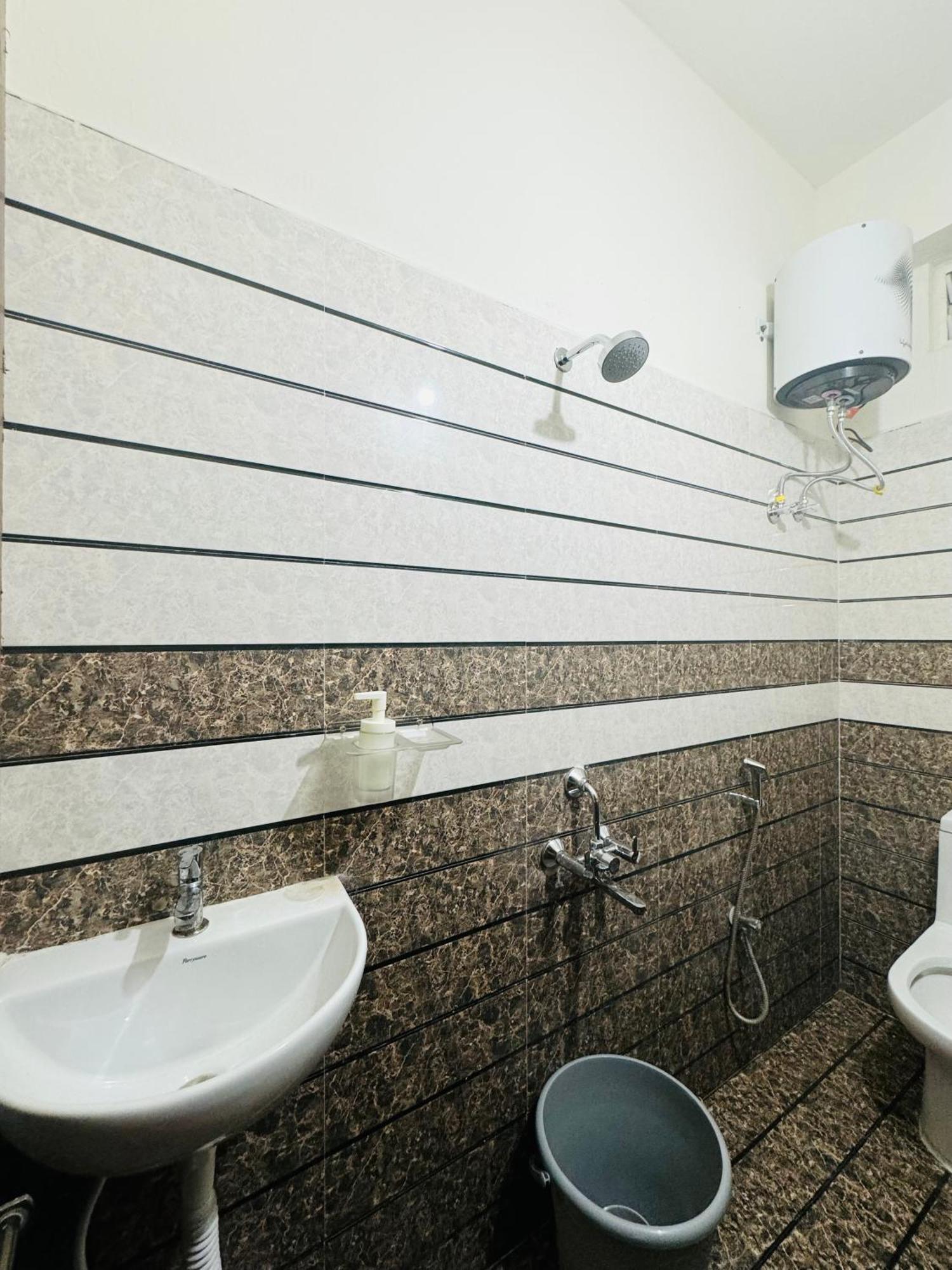 New Luxurious 2 Bhk-us Consulate Apartment